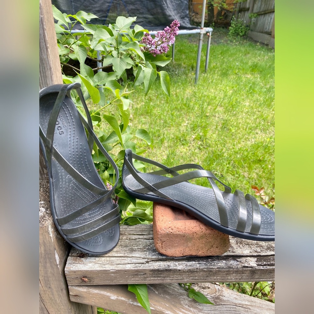 Women’s Crocs Isabella Strappy Sandal Black sz 9 W